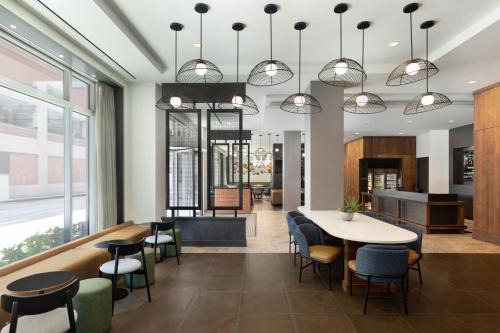 West Fens Hotel | Pet-Friendly Residence Inn by Marriott Boston Back Bay