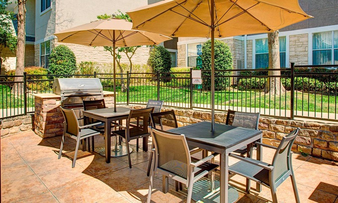 North Dallas Hotel | Family-Friendly Residence Inn with Pool in Dallas Park Central