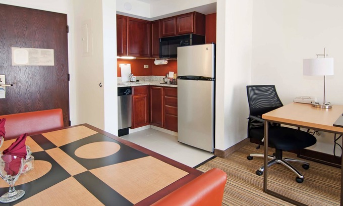 West Bloomington Hotel | Guest Favorite: Residence Inn by Marriott Minneapolis Edina