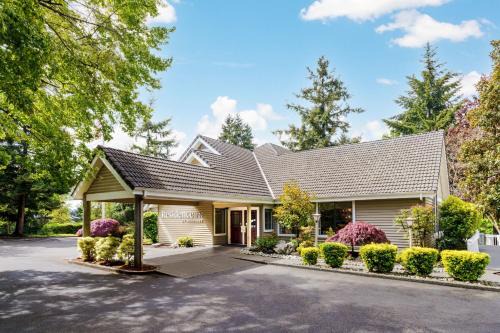 Bridle Trails Hotel | Pet-Friendly Residence Inn in Seattle/Bellevue with Ocean Views