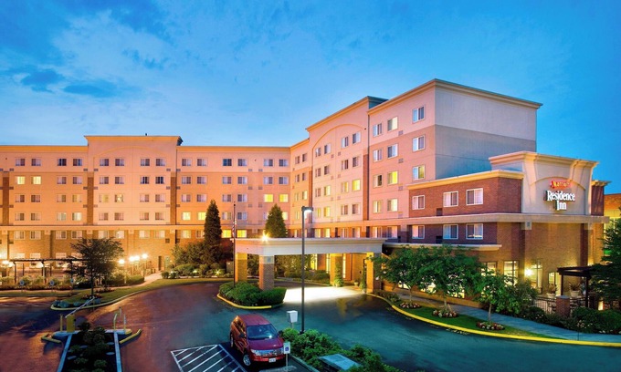 Downtown Hotel | Inviting Residence Inn by Marriott Seattle East-Redmond Stay