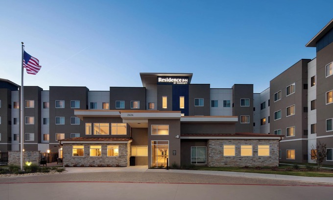 Waco Hotel | Top-Rated Residence Inn by Marriott Waco South with Pool & Spa