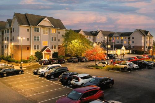 Northwest Yonkers Hotel | Discover Residence Inn by Marriott Yonkers with Pool & Ocean View
