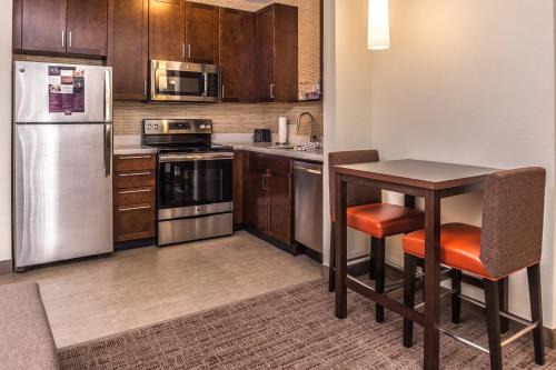 Maryland Heights Hotel | Pet-Friendly Residence Inn by Marriott St. Louis Westport
