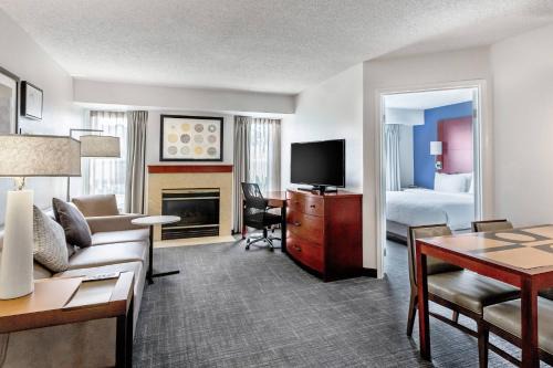 Westminster Hotel | Pet-Friendly Residence Inn Denver North with Pool Access