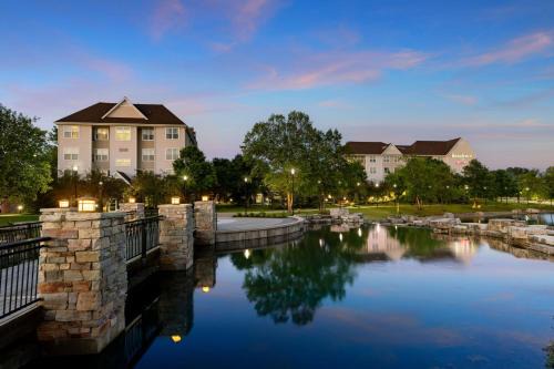 West Des Moines Hotel | Inviting Residence Inn Des Moines West at Jordan Creek Town Center