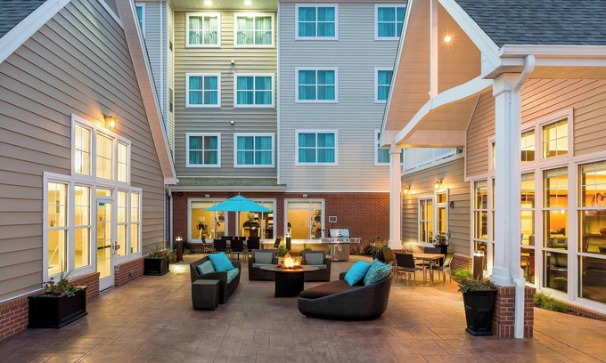 Fargo Hotel | Explore Residence Inn Fargo: Top-Rated Stay with Pool & Spa