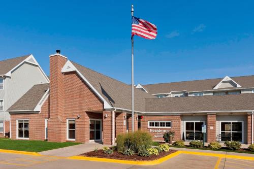 Madison Hotel | Ideal Residence Inn Madison East: Pet-Friendly & Pool Access