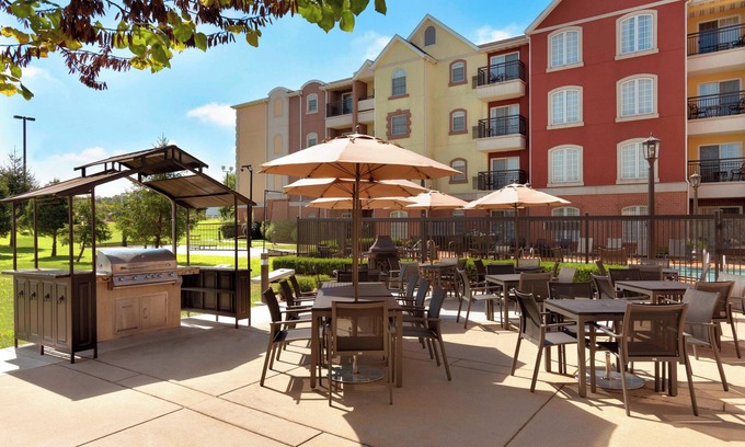 Joplin Hotel | Inviting Residence Inn Marriott Joplin with Pool & Breakfast