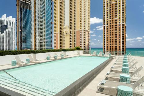 Sunny Isles Beach Hotel | Pet-Friendly Residence Inn Miami Sunny Isles Beach Escape