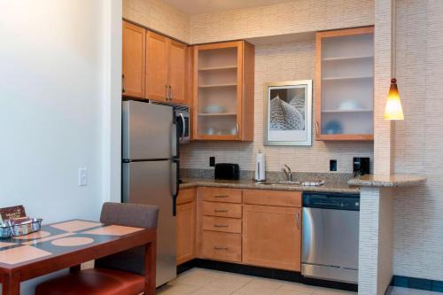 Moline Hotel | Comfortable Stay at Residence Inn Moline Quad Cities