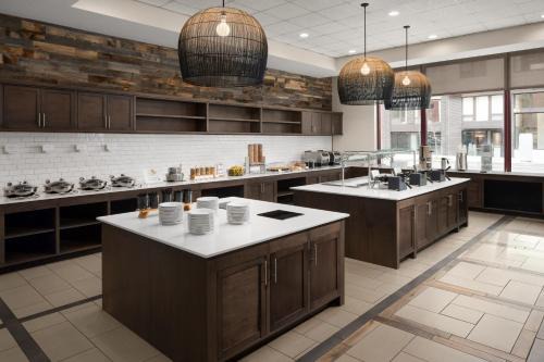 Downtown Portland Hotel | Pet-Friendly Residence Inn Portland Downtown with Breakfast