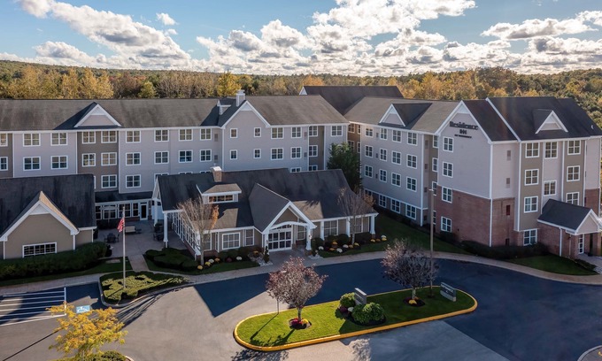 West Greenwich Hotel | Top-Rated Residence Inn Providence Coventry with Pool & Dining