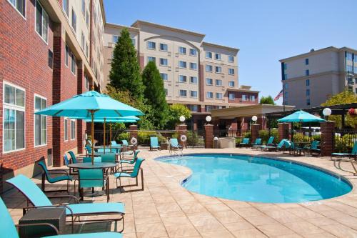 Downtown Hotel | Discover Residence Inn Seattle East/Redmond with Pool & Breakfast