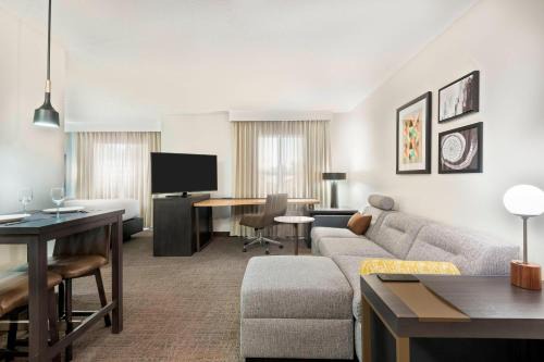 Tampa Hotel | Discover Residence Inn Tampa Sabal Park - Family-Friendly Stay