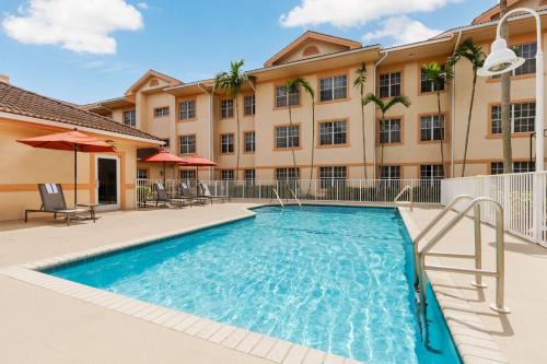 Villages of Palm Beach Lakes Hotel | Discover Residence Inn West Palm Beach: Oceanfront Retreat