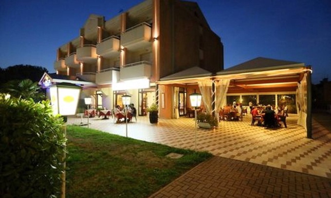 Ronchi Di Campanile Hotel | Relax at Residence Joker: Pool, Ocean View & Family Friendly