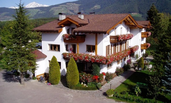 Naz Apartment | Pet-Friendly Residence Klementhof with Pool and Family Amenities