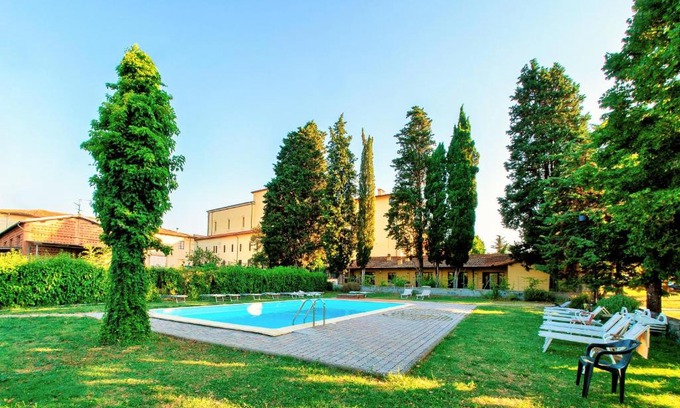 Ponte Agli Stolli Apartment | Discover Residence La Poggerina: Oceanfront Family Retreat