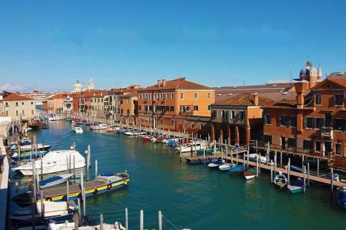 Molina Apartment | Discover Residence Laguna Giudecca - 4-Star Family Retreat