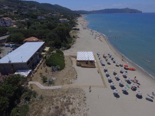 Marina di Pisciotta Apartment | Charming Residence Le Palme: Oceanfront Retreat in Palinuro