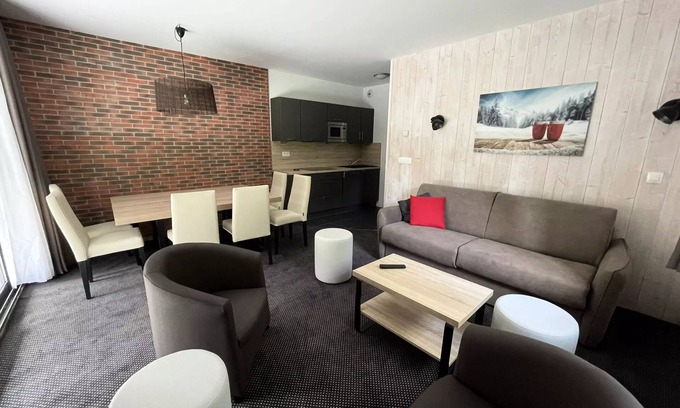 Eaux-Bonnes Apartment | Relax at Residence LE PORTILLO with Pool and Family Rooms