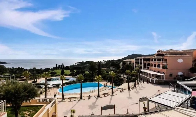 Agay Apartment | Pet-Friendly 2 Room Apartment at Residence le Village Cap Esterel