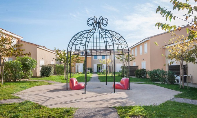 Latour-Bas-Elne House | Relaxing Stay at Residence Les Demeures Torrellanes