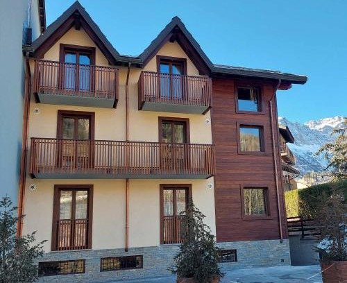 Bardonecchia Apartment | Pet-Friendly Residence Les Lacs with Top Amenities & Ratings