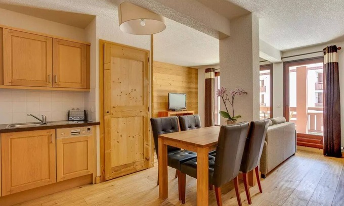 Vallorcine Apartment | Explore Résidence Les Portes du Mont Blanc: Family-Friendly Stay