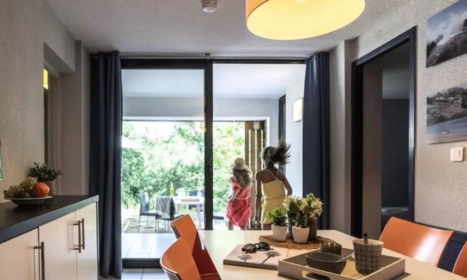 Casteljau Apartment | Discover Residence Lou Castel: Pet-Friendly & Spa Retreat
