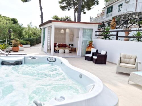 Chiesiola Apartment | Pet-Friendly Residence Maresol with Oceanfront Relaxation