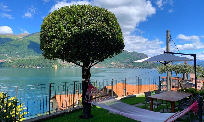 Lezzeno Apartment | Elegant Oceanfront Apartments in Italy - Rated 9.8 by Guests