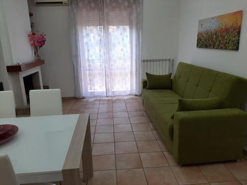 Minturno Apartment | Discover Casa Monti: Family-Friendly Retreat with Top Ratings