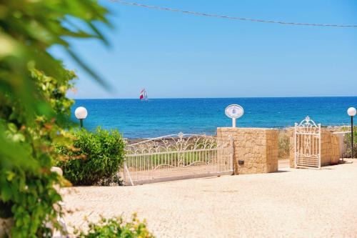 Torre Suda Apartment | Oceanfront Residence Oasi Sul Mare - Guest Rated 9.8/10
