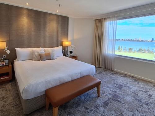 East Perth Hotel | Elegant Hyatt Regency Perth with Oceanfront Views & Pool