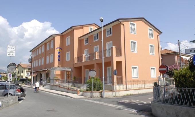 Fiumaretta Apartment | Stylish Residence Pax: Oceanfront Stay with Great Amenities