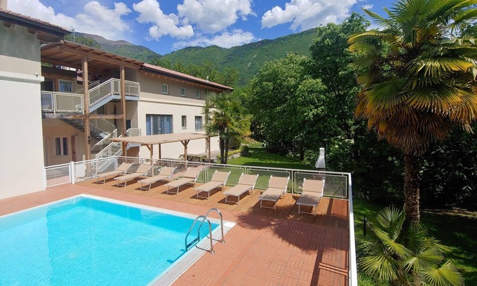 Arco House | Premier Residence Pratosaiano Yellow with Pool & Breakfast