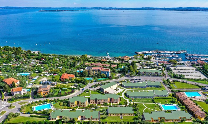 Moniga del Garda Apartment | Exceptional Residence Relais Rosa dei Venti with Ocean Views