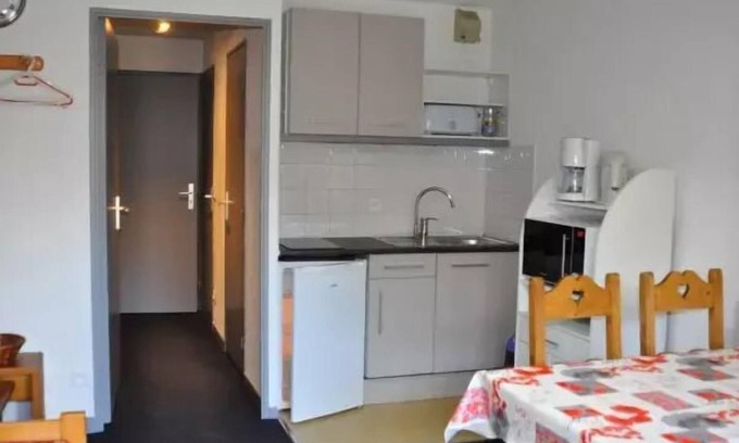 Le Pleynet Apartment | Cozy Residence Roches Noires Studio for 4 with Great Amenities
