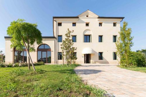 San Martino di Lupari Apartment | Top-Rated Family Haven at Residence Superstar