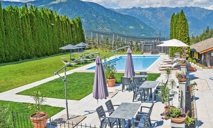 Lana Apartment | Residence Sonnegg with a panoramic view of the Adige Valley in Völlan near Lana
