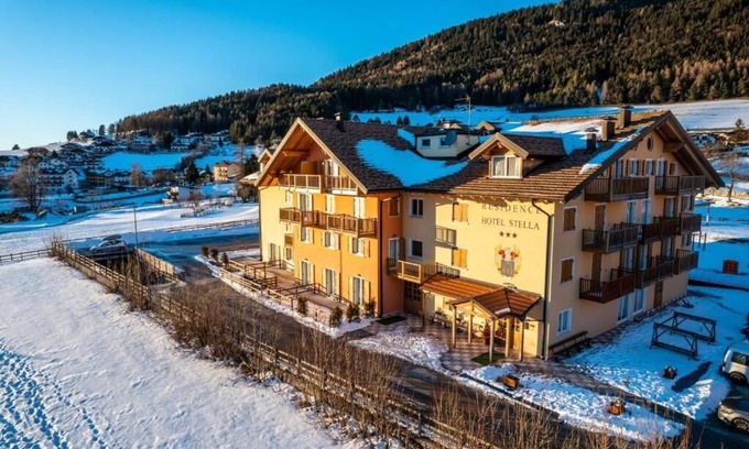 Costa House | Experience Comfort at Residence Stella: Pet-Friendly Stay