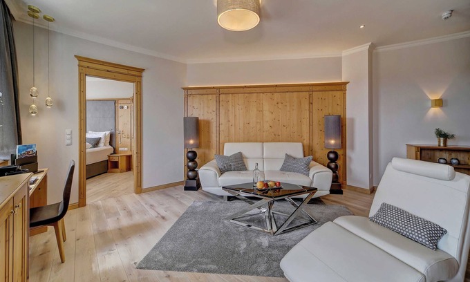 Roehrnbach House | Wellness & Sporthotel Jagdhof: Pet-Friendly Oceanfront Escape