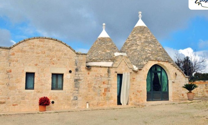 Specchiaruzzo House | Discover Residence Trullo del Pino with Pool & Spa Amenities