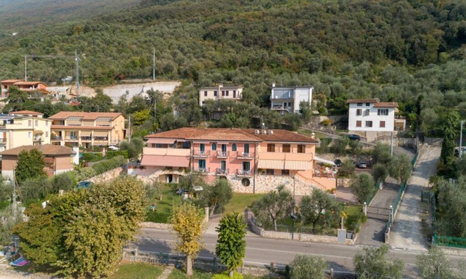 Brenzone sul Garda Apartment | Lakeview Two-Room Apartment with Balcony at Villa Margherita