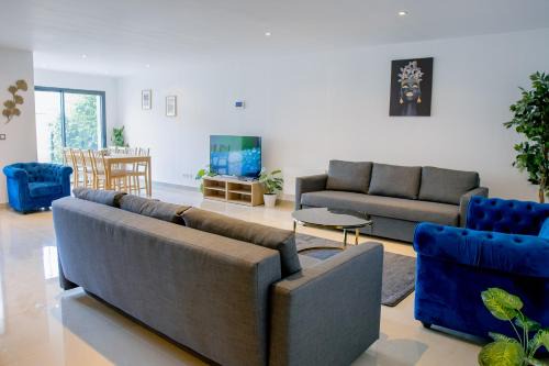 Champigny-sur-Marne House | Ideal Residence VELOURS: Terrace, Garden & Parking Included