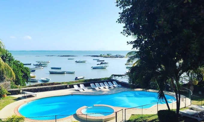 Grand Gaube Villa | Seafront Bungalows with Pool and Family Amenities Awaits