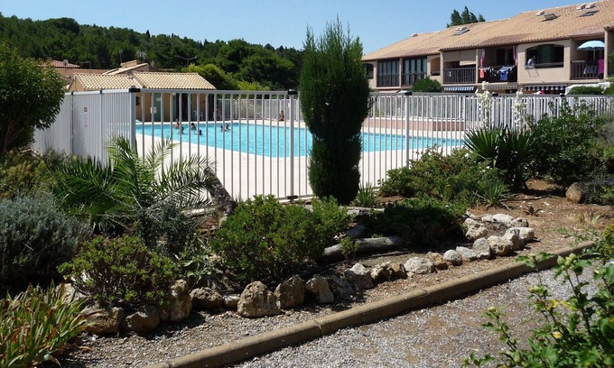La Franqui Apartment | Inviting Residence with Pool and Ocean Views in La Franqui