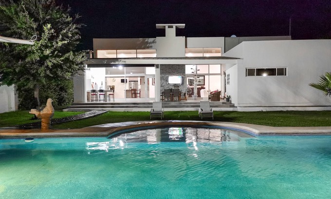 Cuatro Cienegas House | Guest Rated 10/10 at Residencia El Encino with Pool & Spa